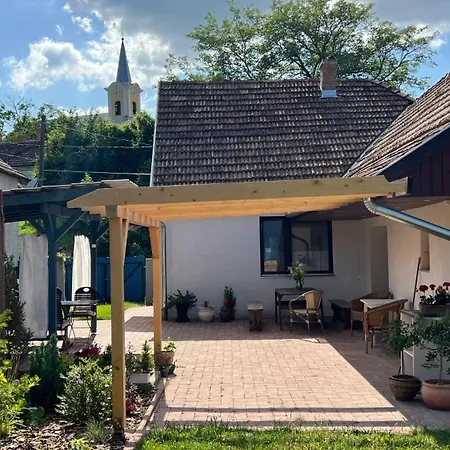 Kékmacska Nagybörzsöny