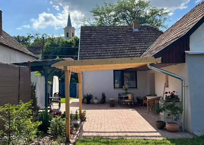 Kekmacska Vendeghaz Nagyboerzsoeny