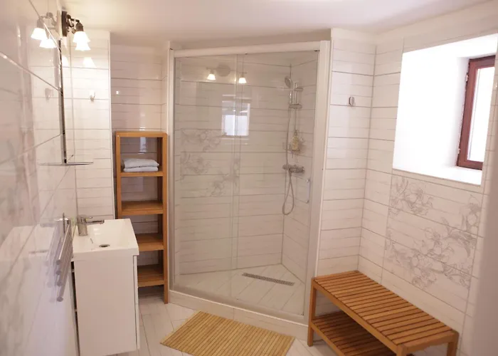 Kekmacska Vendeghaz Nagyboerzsoeny * נאגיבורז'וני